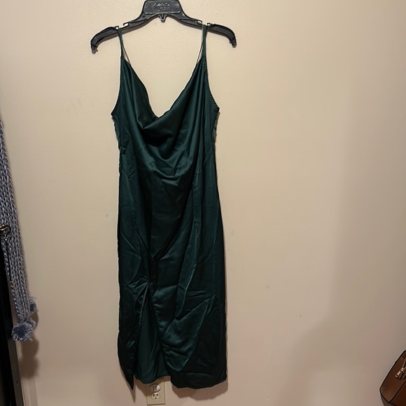 Midi side slit dress prettly little thing isa soze 8 - Picture 3 of 4